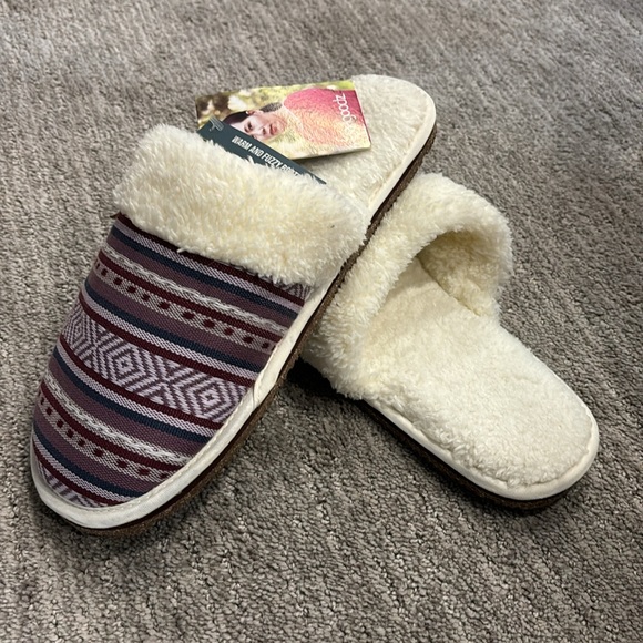 Slippers - Picture 6 of 6